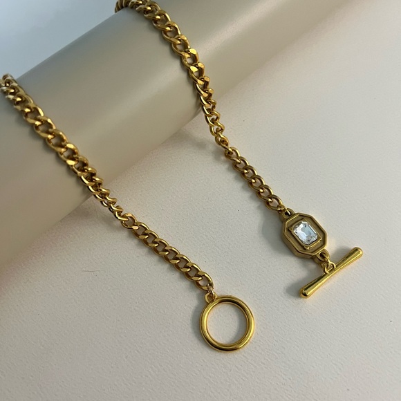 Classic Vintage-Inspired Chunky Gold Necklace - Elegant Artsy Necklace - Picture 6 of 13